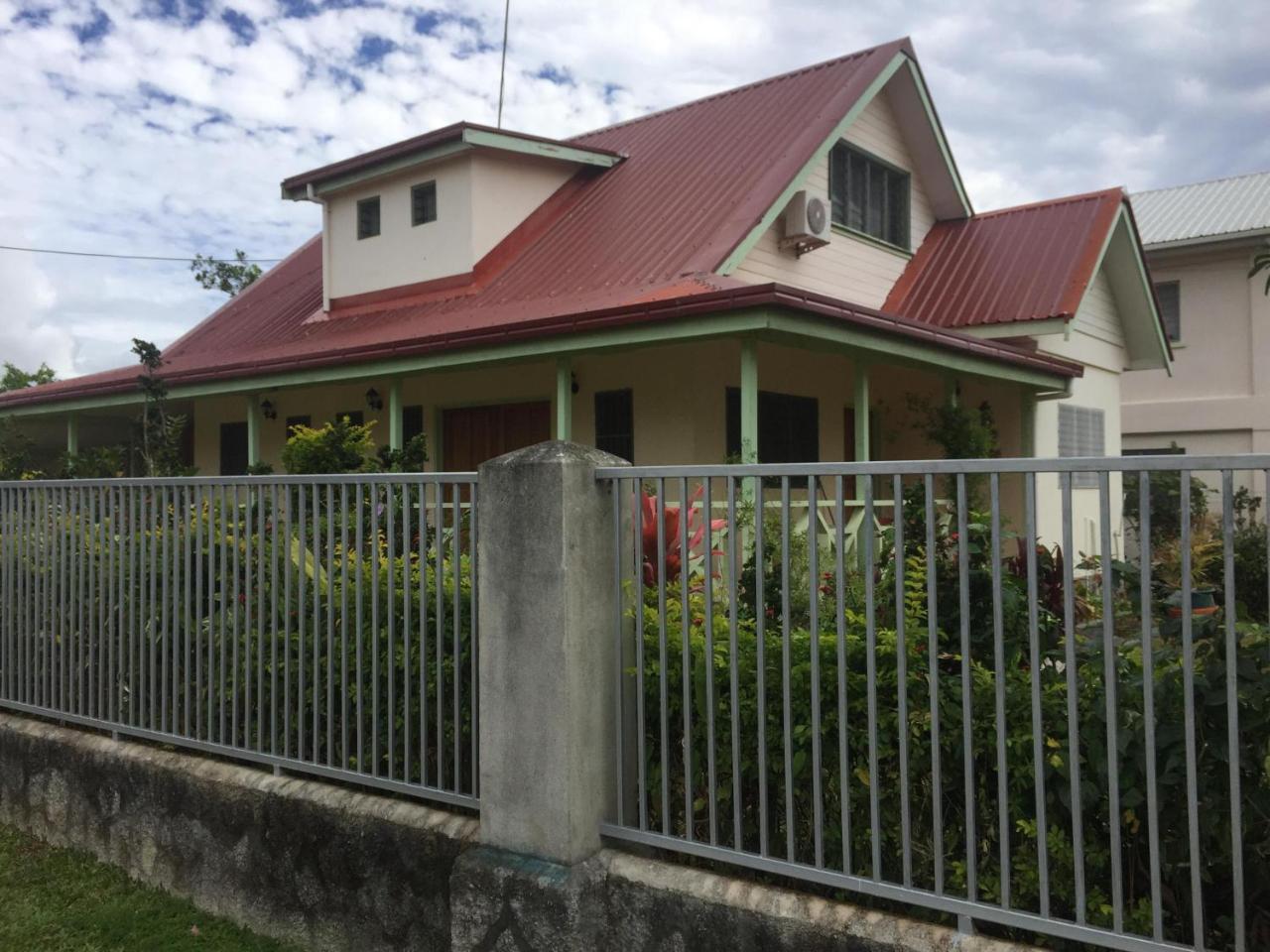 Malau Lodge Нукуалофа Екстериор снимка