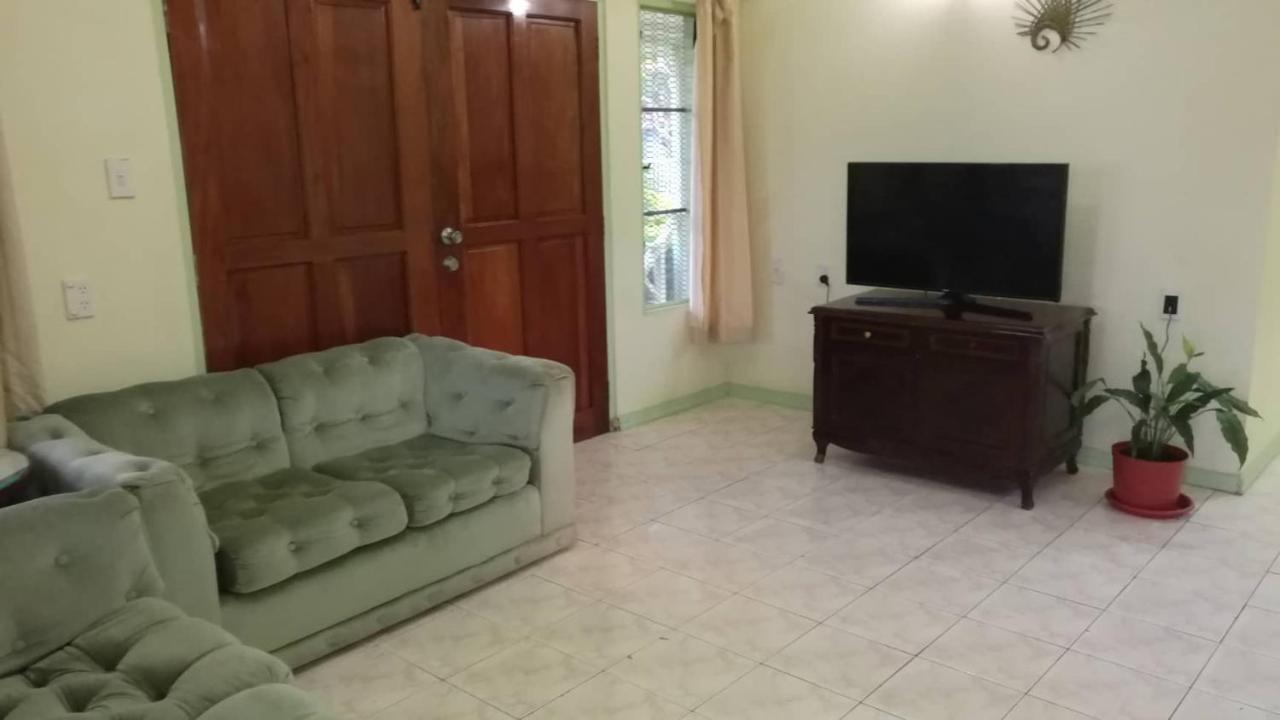 Malau Lodge Нукуалофа Екстериор снимка